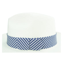 Laden Sie das Bild in den Galerie-Viewer, Nevis